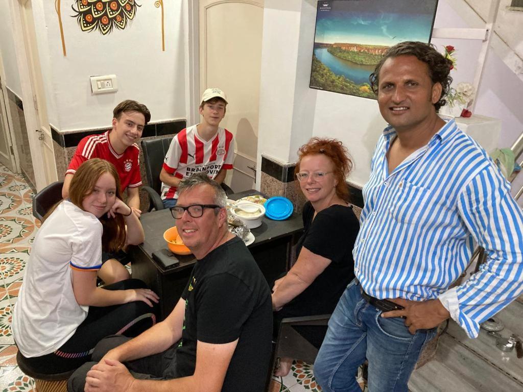 Karina Art Home Stay Биканер Экстерьер фото