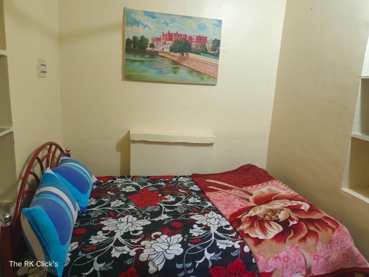 Karina Art Home Stay Биканер Экстерьер фото