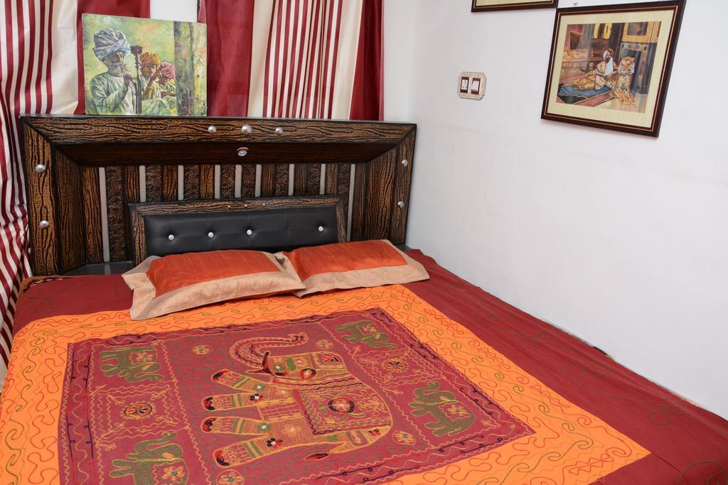 Karina Art Home Stay Биканер Экстерьер фото