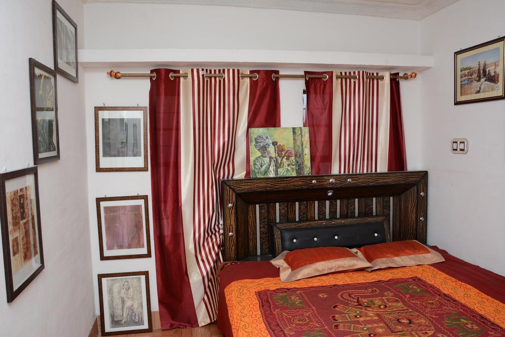 Karina Art Home Stay Биканер Экстерьер фото